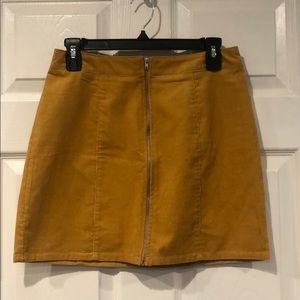 NWT Pleated corduroy skirt